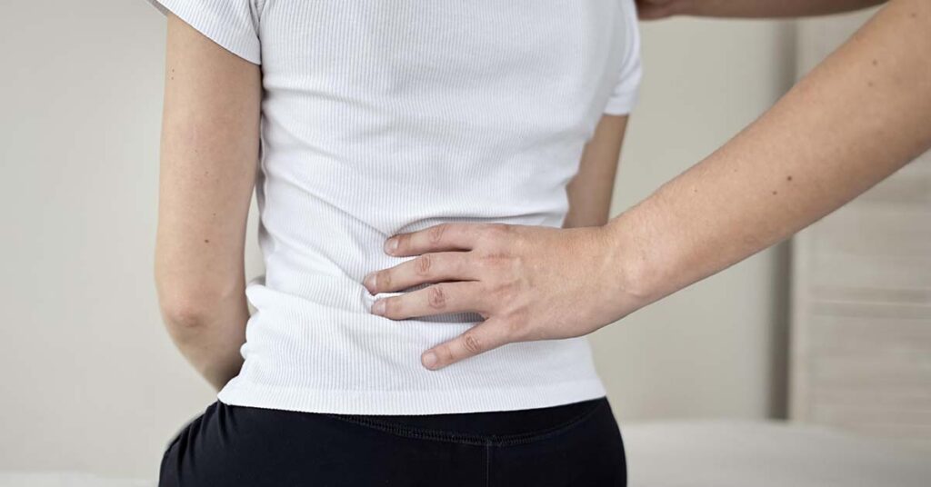 Cicatriz de Cirurgia de Hérnia de Disco Lombar: Recuperação Segura com Técnicas Minimamente Invasivas no Instituto Salute – SP 1 Cicatriz de Cirurgia de Hérnia de Disco Lombar: Recuperação Segura com Técnicas Minimamente Invasivas no Instituto Salute – SP