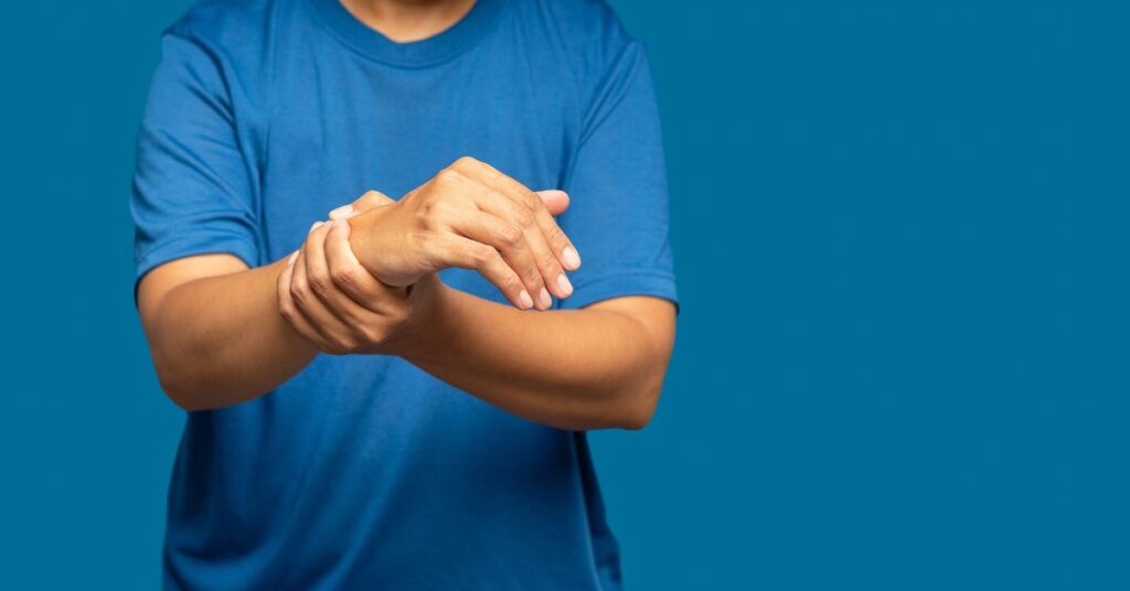 Quando a artroscopia é recomendada para dores no punho 1 1 1 Quando a Artroscopia e Recomendada para Dores no Punho